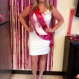 Perfect bachelorette mini dress! I loved the net middle of the dress